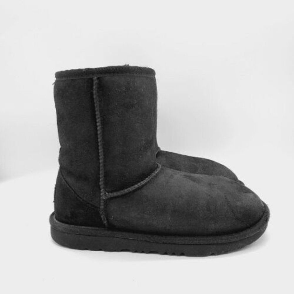 UGG Girls Black Slip On‎ Round Toe Winter Boots